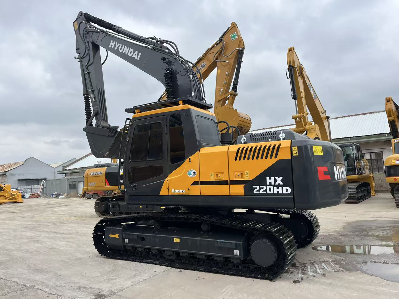 Hyundai Used Excavator Hyundai HX220HD For Sale - 20Ton Excavator for Road Construction - Гусеничный экскаватор: фото 1 Hyundai Used Excavator Hyundai HX220HD For Sale - 20Ton Excavator for Road Construction - Гусеничный экскаватор: фото 1