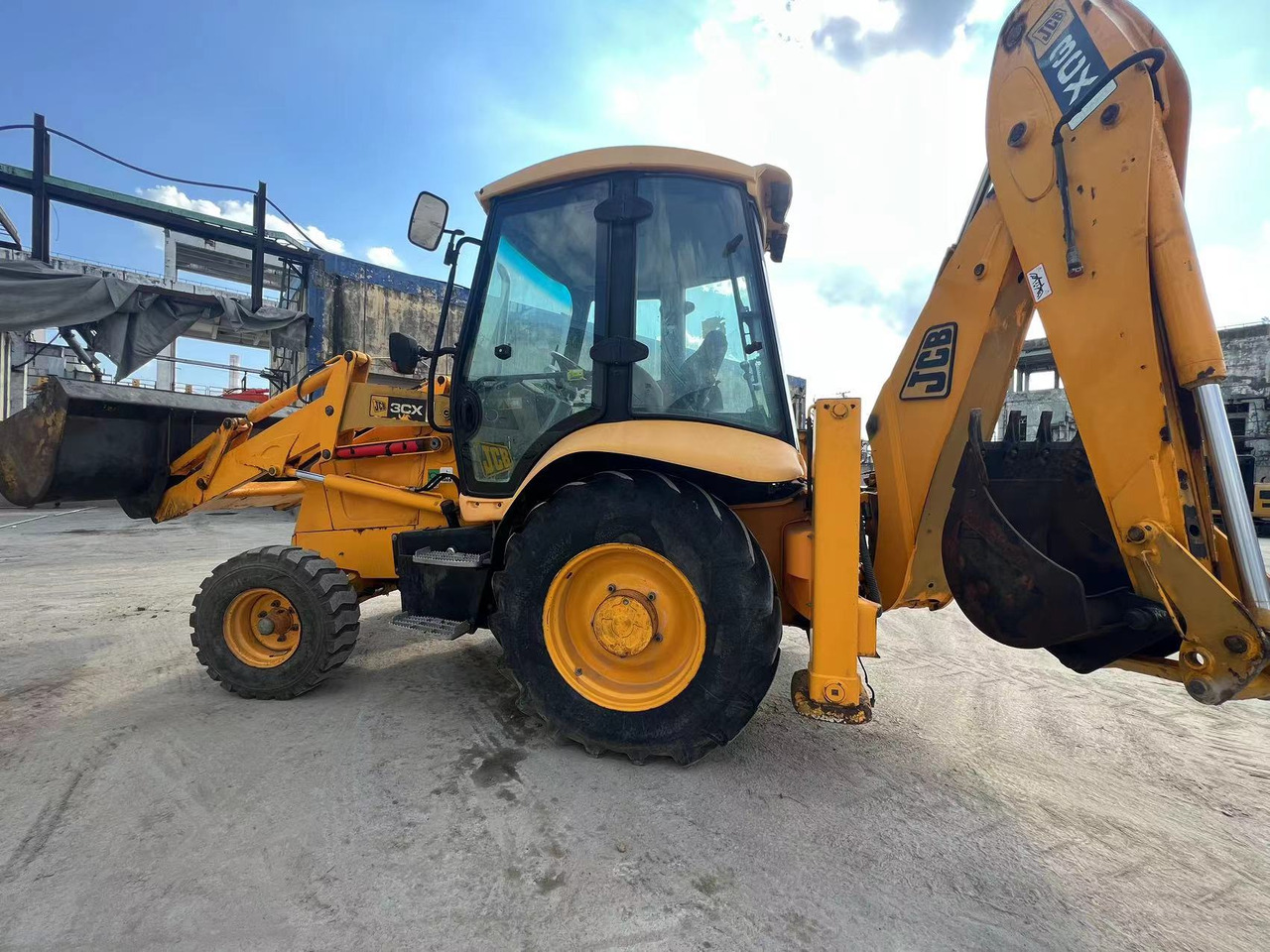 JCB 3CX Original Condition Used Backhoe Loader with Extendable Boom - Экскаватор-погрузчик: фото 1 JCB 3CX Original Condition Used Backhoe Loader with Extendable Boom - Экскаватор-погрузчик: фото 1