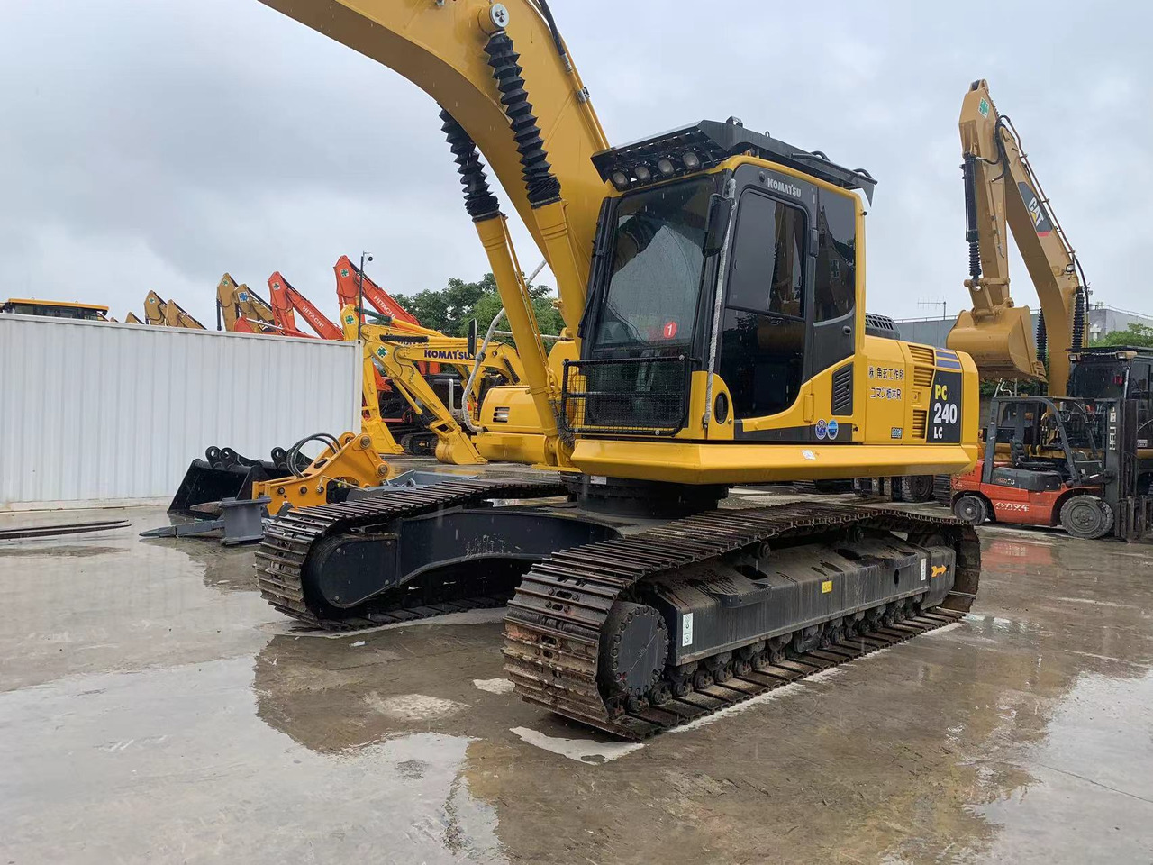Komatsu PC240, PC220 Chain Excavator Good Condition Used Construction Machine - Гусеничный экскаватор: фото 5 Komatsu PC240, PC220 Chain Excavator Good Condition Used Construction Machine - Гусеничный экскаватор: фото 5