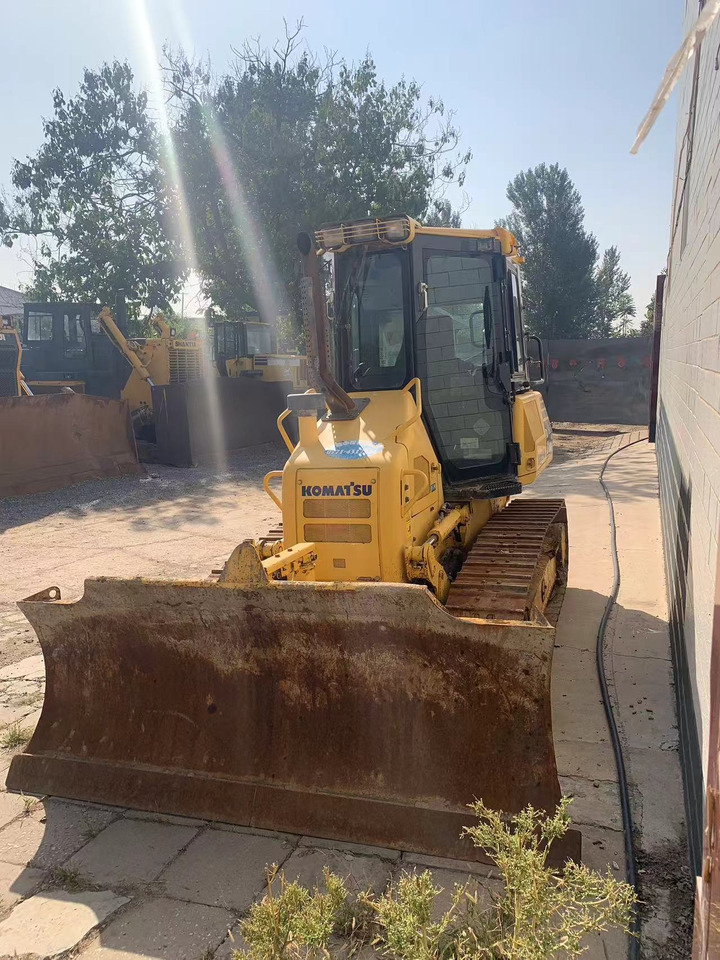 Komatsu Small Bulldozer Komatsu D31 Slightly Used Condition On Sale - Бульдозер: фото 4 Komatsu Small Bulldozer Komatsu D31 Slightly Used Condition On Sale - Бульдозер: фото 4