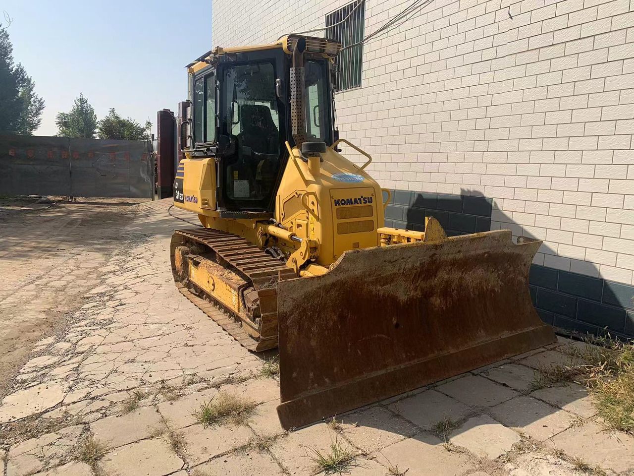 Komatsu Small Bulldozer Komatsu D31 Slightly Used Condition On Sale - Бульдозер: фото 3 Komatsu Small Bulldozer Komatsu D31 Slightly Used Condition On Sale - Бульдозер: фото 3