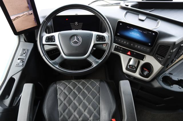 Тягач Mercedes-Benz Actros 1845 LS: фото 8