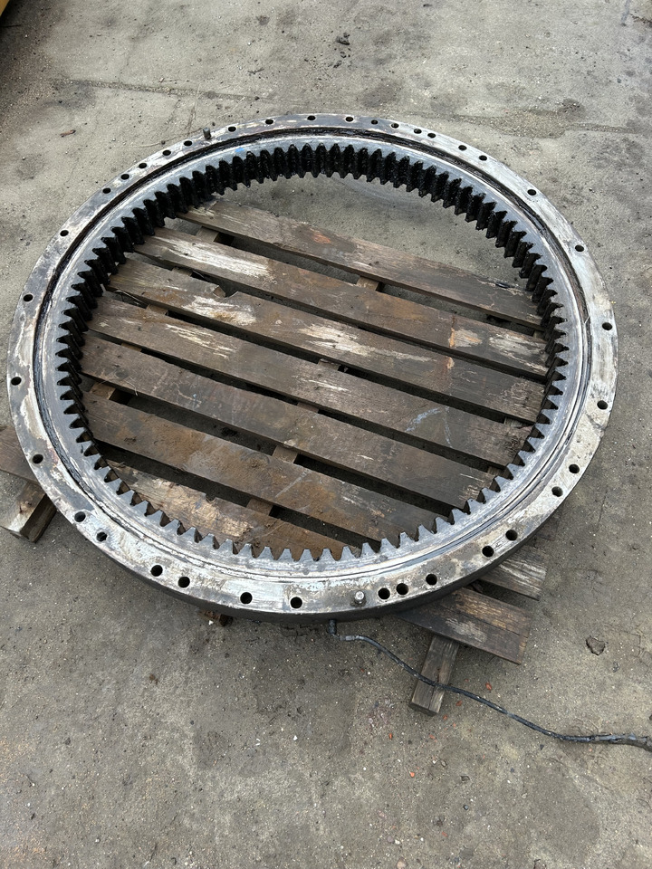 Volvo EW180C - Поворотное кольцо для Колёсных экскаваторов: фото 3 Volvo EW180C - Поворотное кольцо для Колёсных экскаваторов: фото 3