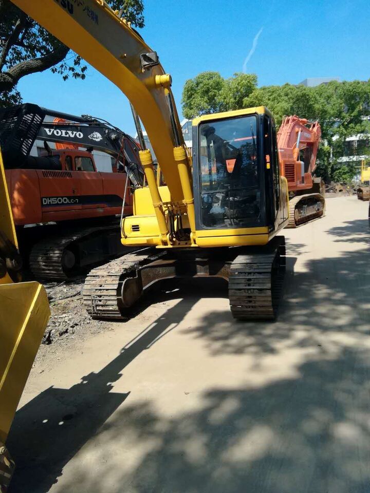 Komatsu PC120-6 - Гусеничный экскаватор: фото 1 Komatsu PC120-6 - Гусеничный экскаватор: фото 1