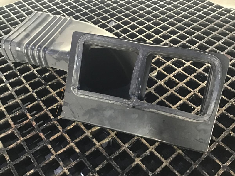 Liebherr Air Duct - Часть системы кондиционирования: фото 1 Liebherr Air Duct - Часть системы кондиционирования: фото 1