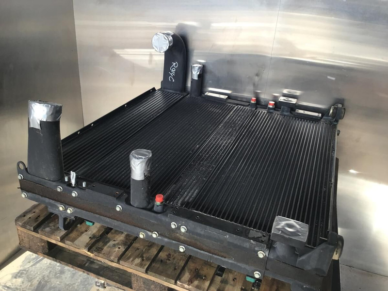 Liebherr Combined Radiator - Радиатор: фото 1 Liebherr Combined Radiator - Радиатор: фото 1