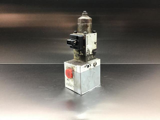Liebherr Directional Control Valve - Гидравлика: фото 2 Liebherr Directional Control Valve - Гидравлика: фото 2