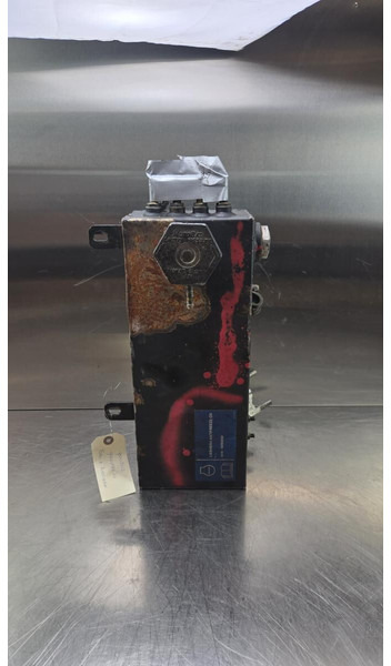 Liebherr Equalizing Reservoir - Расширительный бачок: фото 1 Liebherr Equalizing Reservoir - Расширительный бачок: фото 1