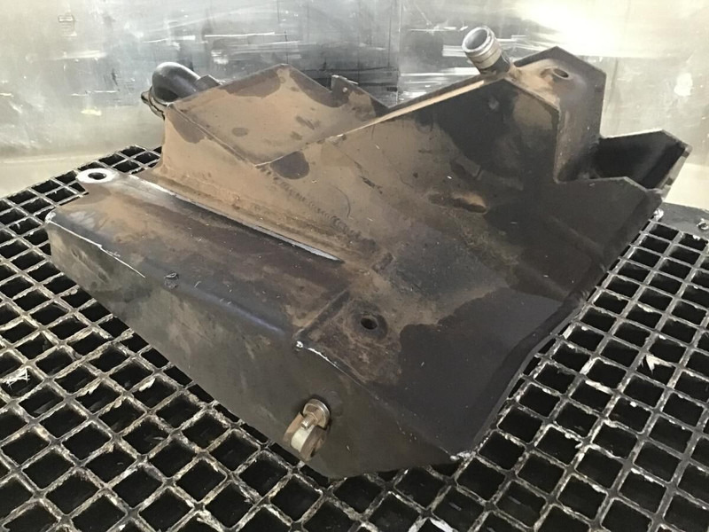 Liebherr Equalizing Reservoir - Расширительный бачок: фото 2 Liebherr Equalizing Reservoir - Расширительный бачок: фото 2