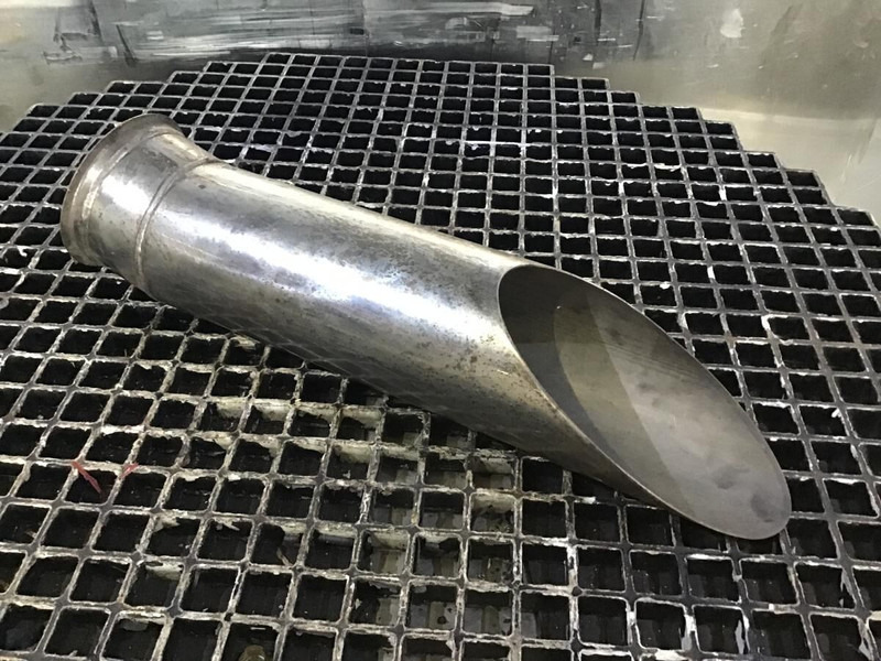 Liebherr Exhaust - Выхлопная труба: фото 1 Liebherr Exhaust - Выхлопная труба: фото 1