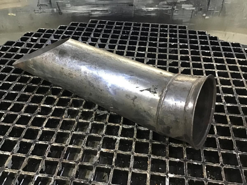 Liebherr Exhaust - Выхлопная труба: фото 2 Liebherr Exhaust - Выхлопная труба: фото 2