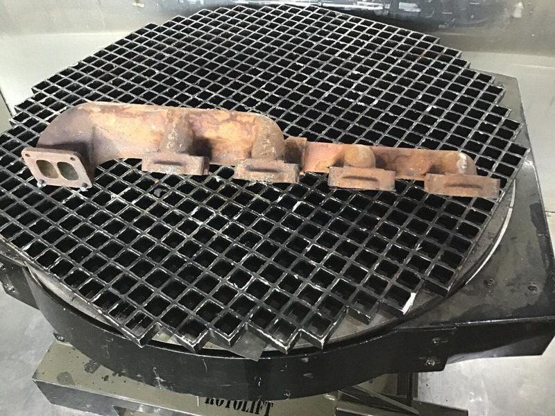 Liebherr Exhaust pipe - Выхлопная труба: фото 2 Liebherr Exhaust pipe - Выхлопная труба: фото 2