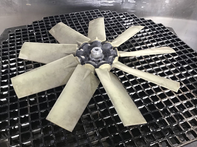 Liebherr Fan Blade - Вентилятор: фото 2 Liebherr Fan Blade - Вентилятор: фото 2