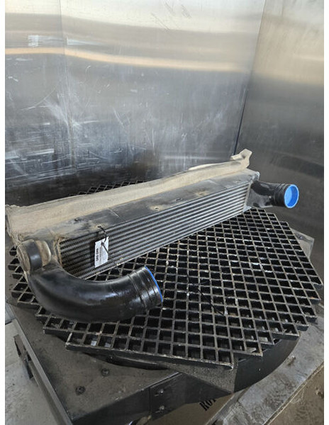 Liebherr Intercooler - Интеркулер: фото 2 Liebherr Intercooler - Интеркулер: фото 2