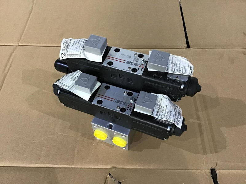 Liebherr Messet - Приборная панель: фото 3 Liebherr Messet - Приборная панель: фото 3