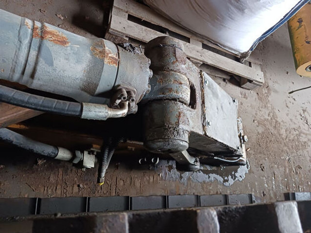 Liebherr - Седло: фото 2 Liebherr - Седло: фото 2