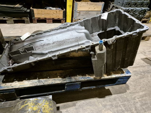 Liebherr Oil Sump - Картер: фото 3 Liebherr Oil Sump - Картер: фото 3