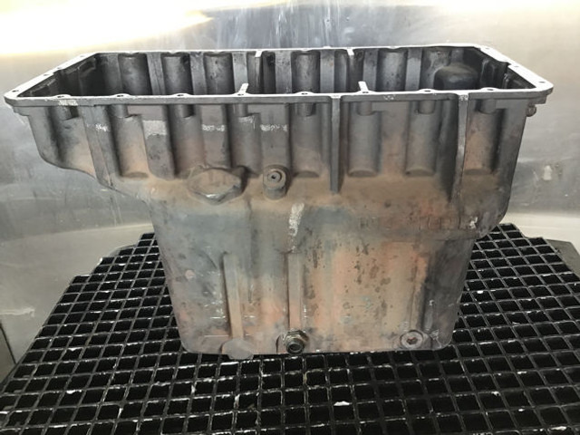Liebherr Oil Sump - Картер: фото 3 Liebherr Oil Sump - Картер: фото 3