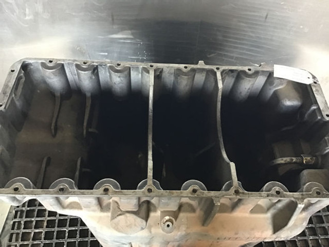 Liebherr Oil Sump - Картер: фото 4 Liebherr Oil Sump - Картер: фото 4