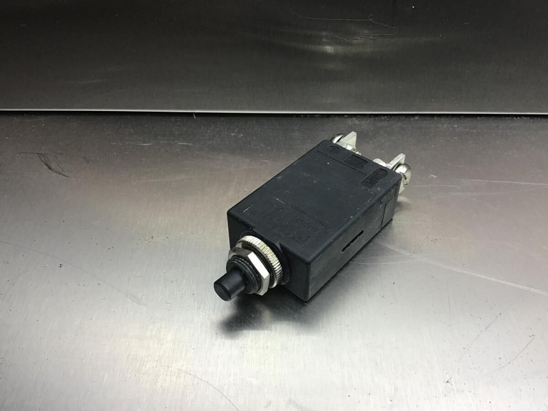 Liebherr Power Safety Switch - Приборная панель: фото 1 Liebherr Power Safety Switch - Приборная панель: фото 1