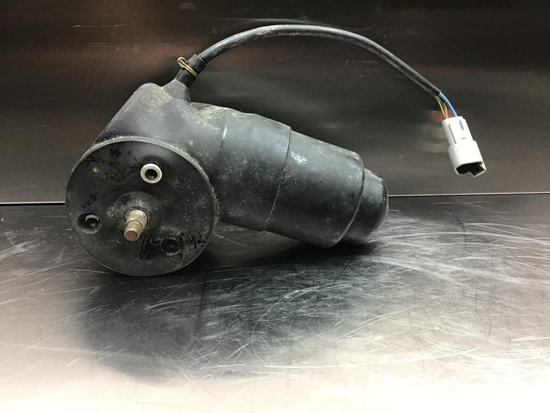 Liebherr R914STD / R914HDSL / R914B / R904 / A904 Li / A902 Li / A900B Li / A316 / A902 INDUSTRIAL / A932 Li / A912 Li / A924 li / A914 L - Щетка стеклоочистителя: фото 3 Liebherr R914STD / R914HDSL / R914B / R904 / A904 Li / A902 Li / A900B Li / A316 / A902 INDUSTRIAL / A932 Li / A912 Li / A924 li / A914 L - Щетка стеклоочистителя: фото 3