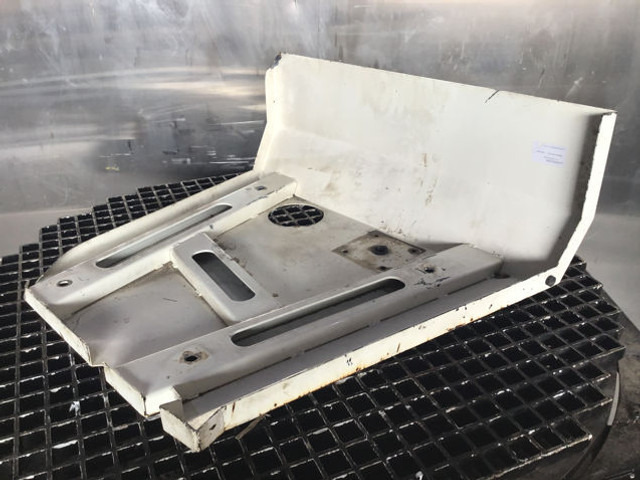 Liebherr R924 COMPACT - Капот: фото 4 Liebherr R924 COMPACT - Капот: фото 4