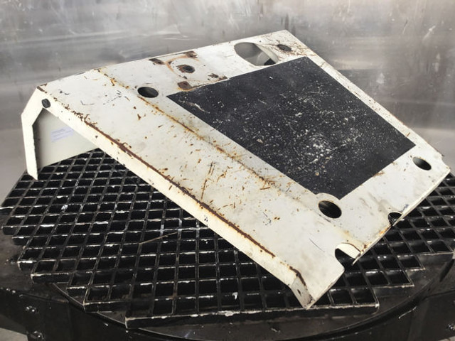 Liebherr R924 COMPACT - Капот: фото 1 Liebherr R924 COMPACT - Капот: фото 1