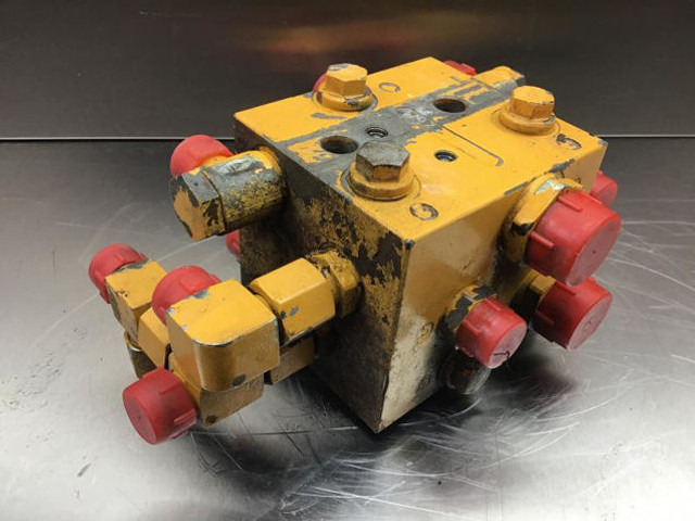 Liebherr Valve Distribution Block - Гидравлика: фото 2 Liebherr Valve Distribution Block - Гидравлика: фото 2