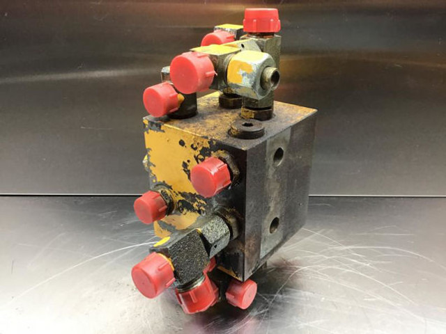 Liebherr Valve Distribution Block - Гидравлика: фото 3 Liebherr Valve Distribution Block - Гидравлика: фото 3