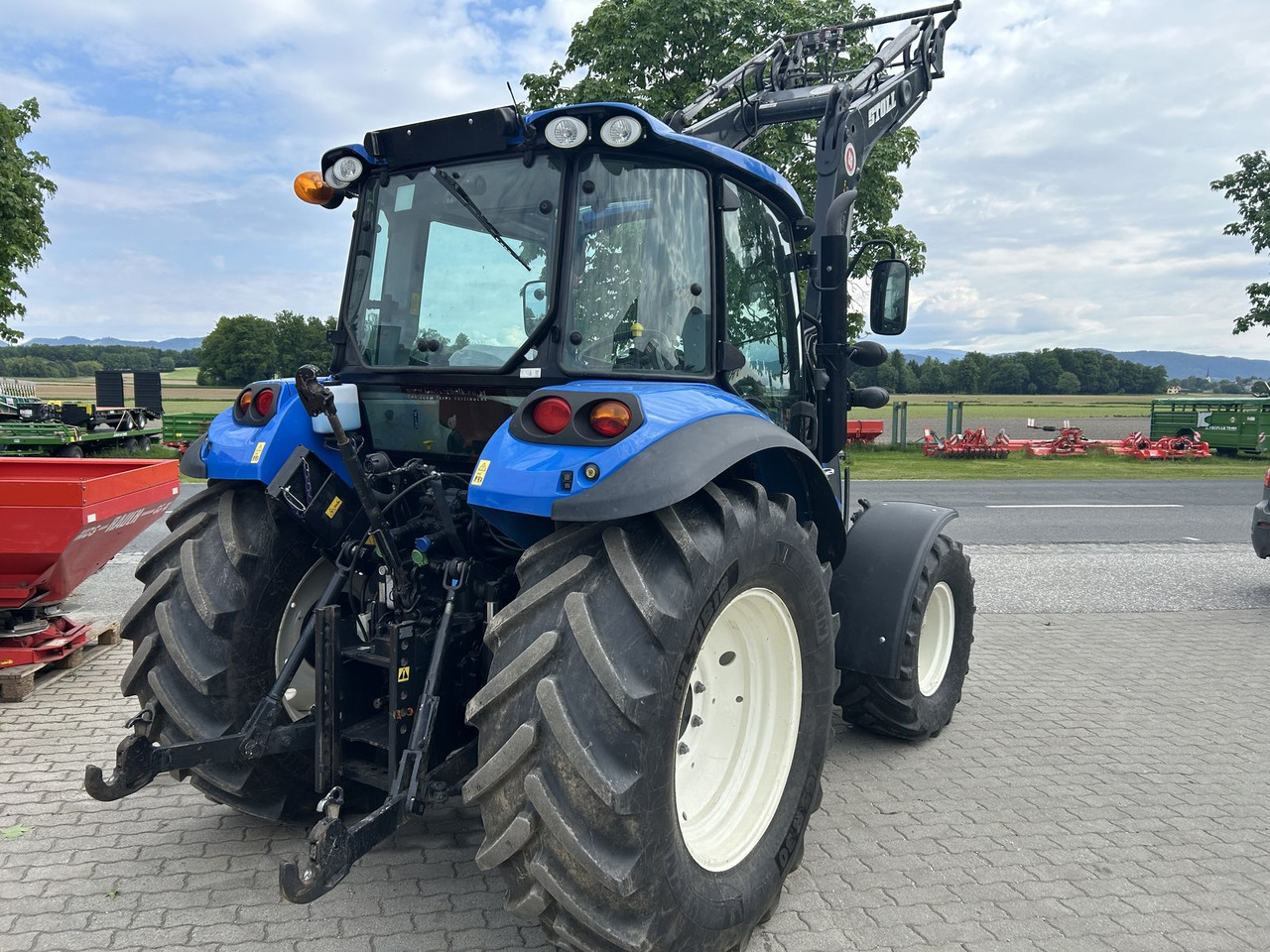 New Holland T4.105 - Трактор: фото 3 New Holland T4.105 - Трактор: фото 3