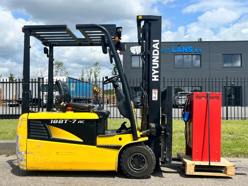 Hyundai 18BT-7 - Электропогрузчик: фото 1 Hyundai 18BT-7 - Электропогрузчик: фото 1