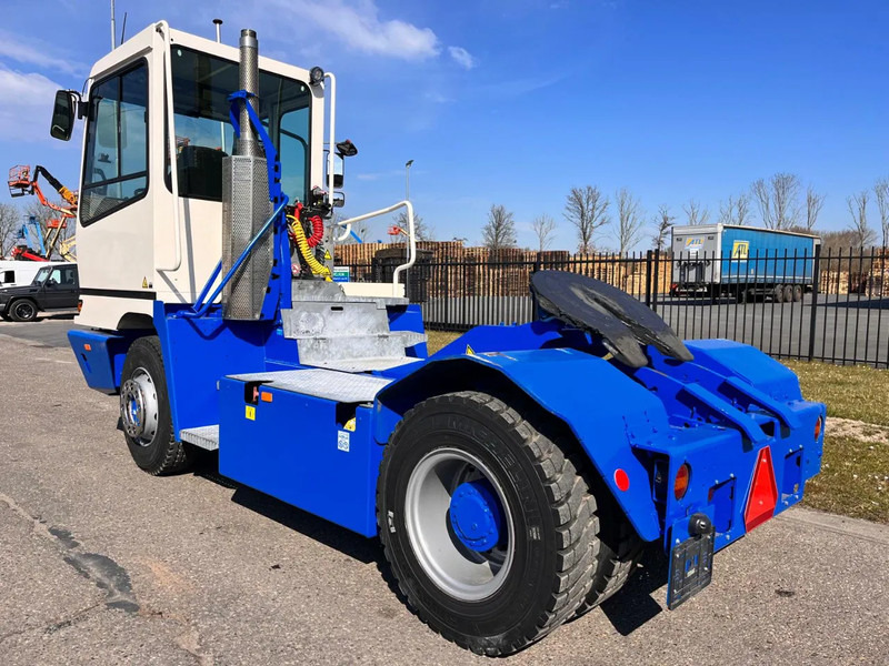 Terberg YT 222 - Терминальный тягач: фото 5 Terberg YT 222 - Терминальный тягач: фото 5