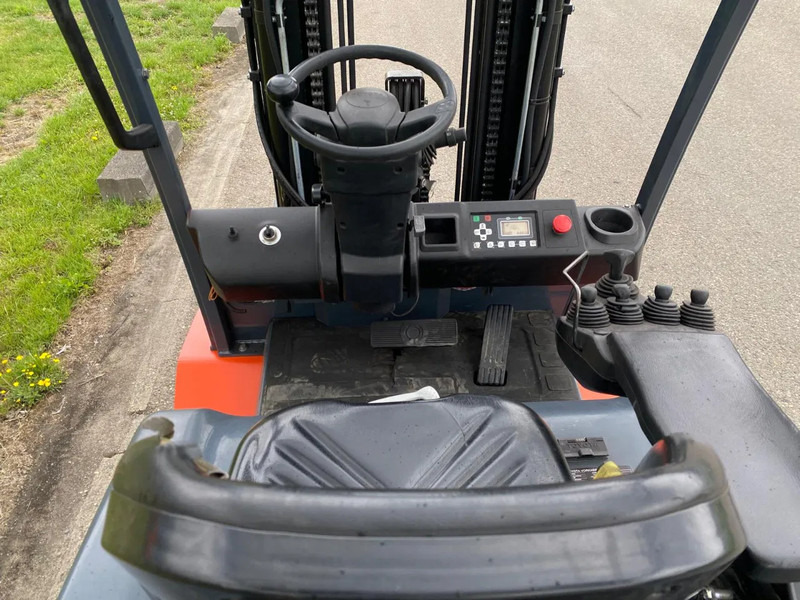 Электропогрузчик Toyota 8FBMT45: фото 10