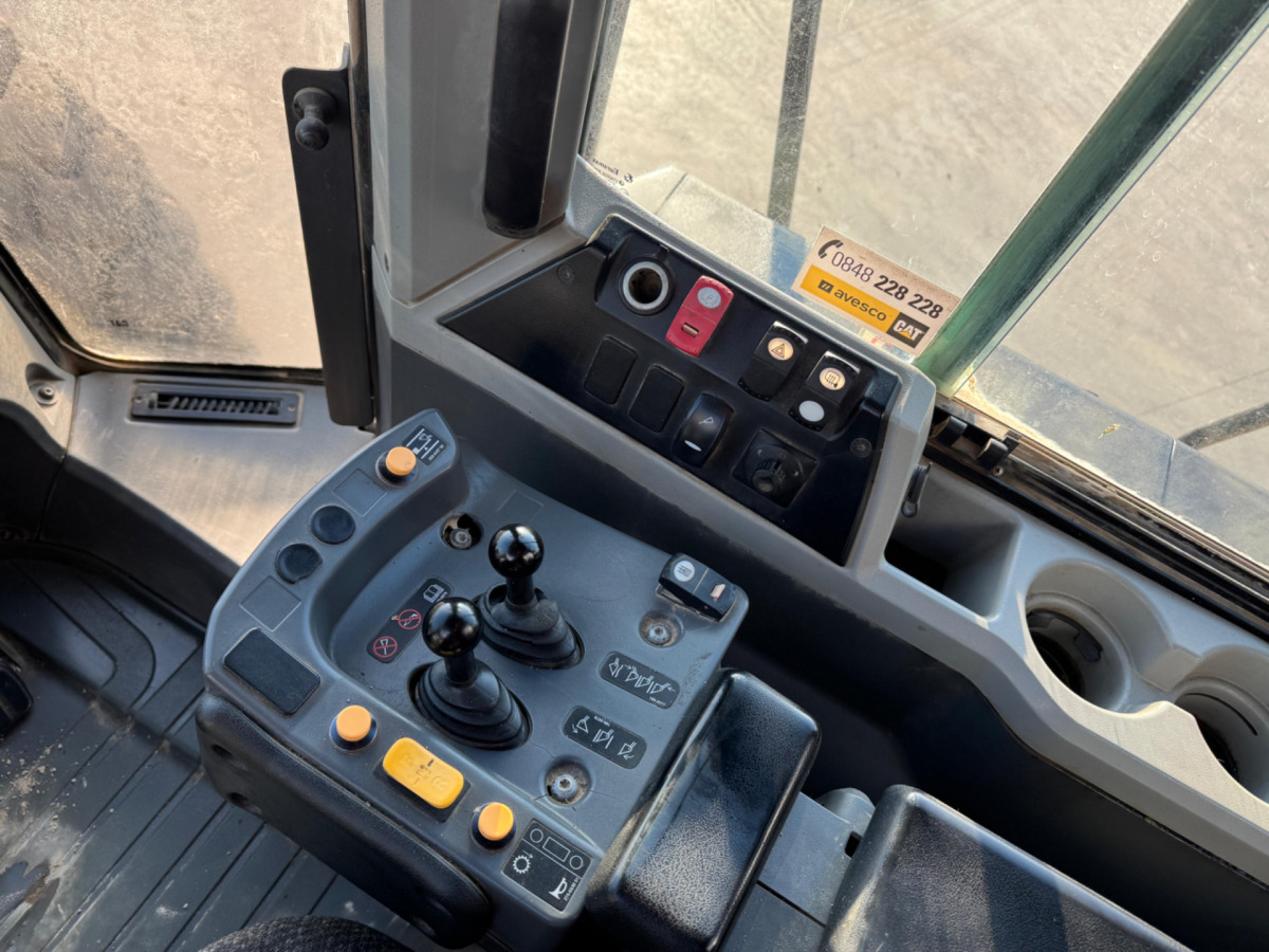 Колёсный погрузчик CATERPILLAR 950M: фото 17