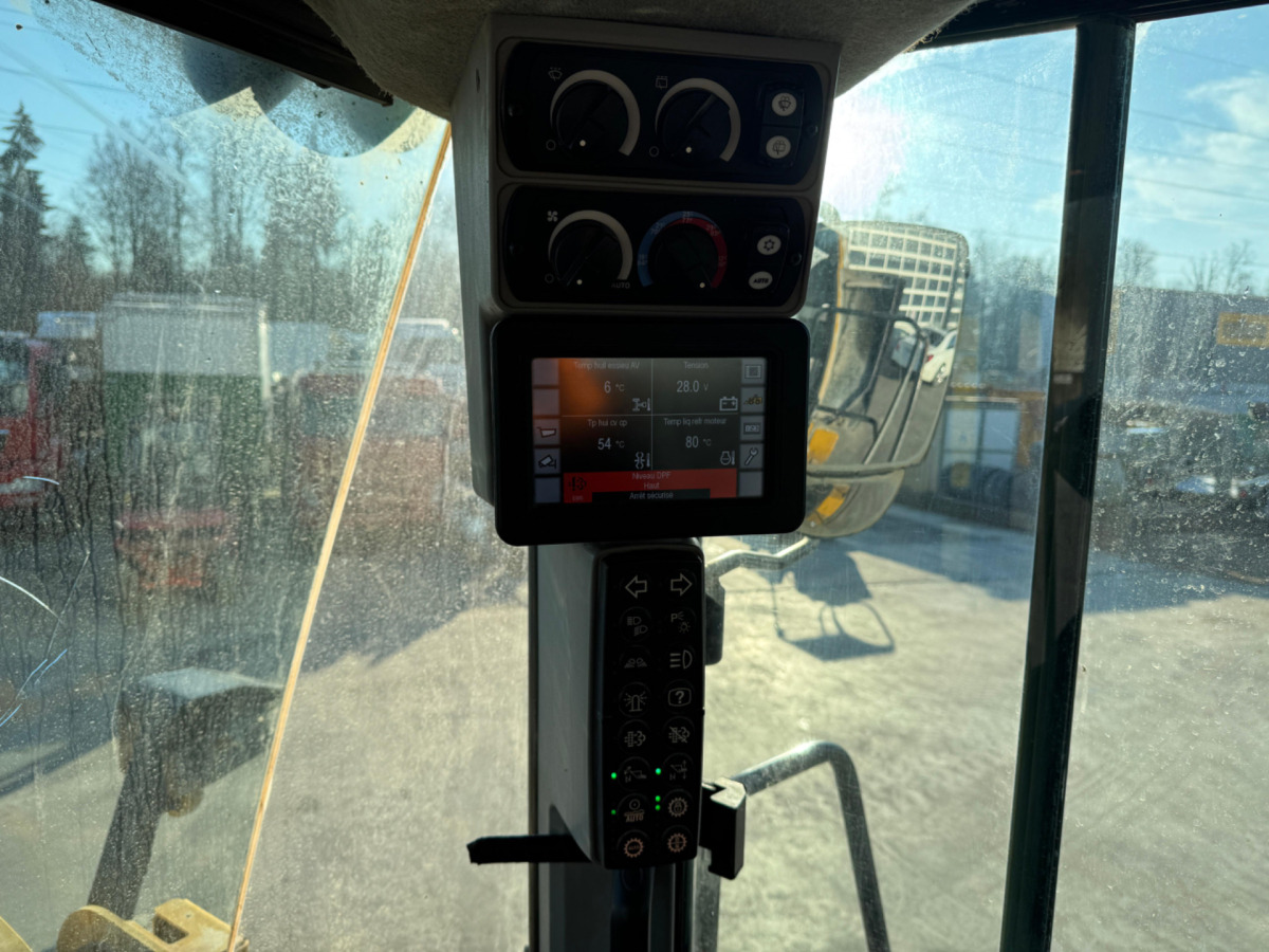 Колёсный погрузчик CATERPILLAR 950M: фото 18