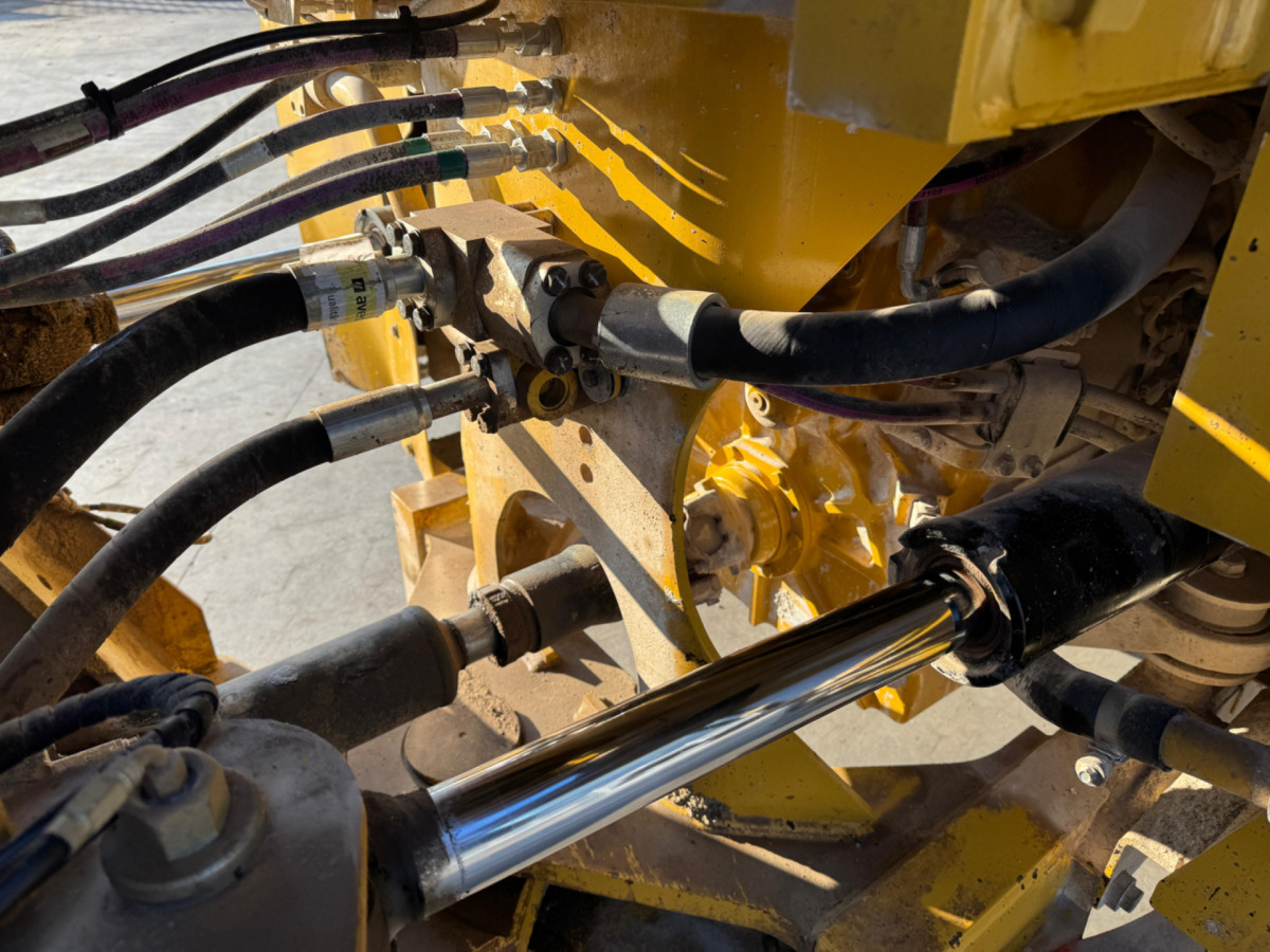 Колёсный погрузчик CATERPILLAR 950M: фото 9