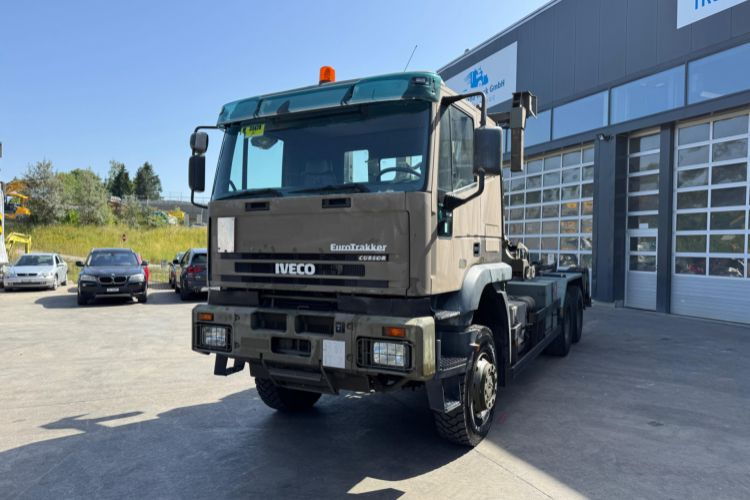 Iveco 260E44W 6x6 Hiab 26T - Крюковой мультилифт: фото 1 Iveco 260E44W 6x6 Hiab 26T - Крюковой мультилифт: фото 1