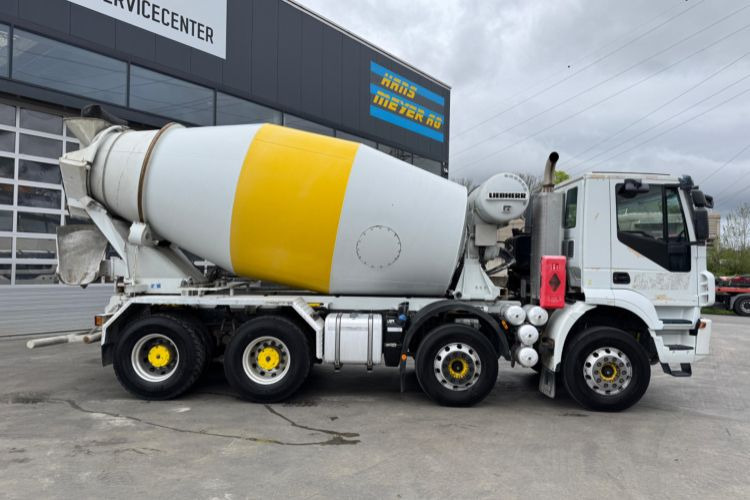 Iveco Trakker 450 8x4 (Liebherr 9m3 2018) - Автобетоносмеситель: фото 4 Iveco Trakker 450 8x4 (Liebherr 9m3 2018) - Автобетоносмеситель: фото 4