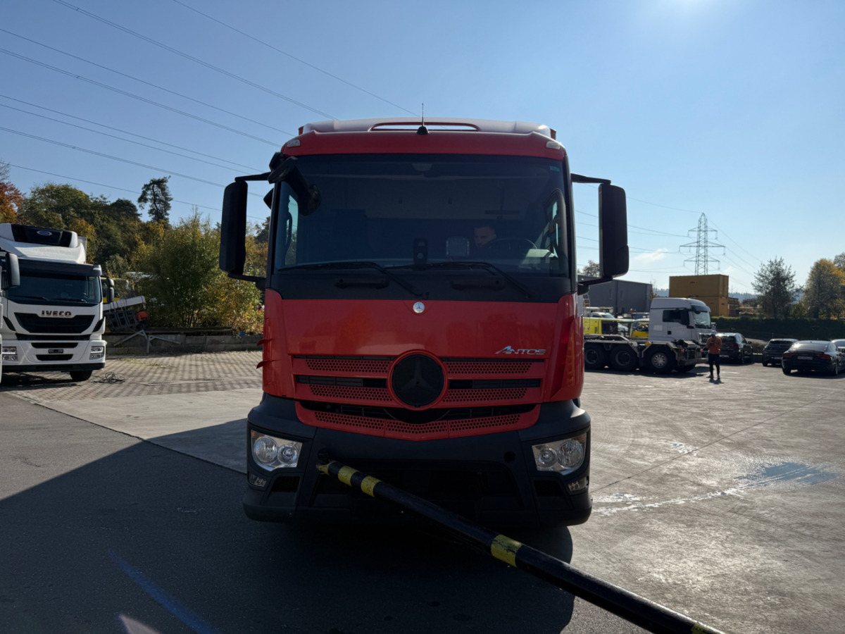 MERCEDES Antos 2540 6x2 (Engine defect) - Грузовик с закрытым кузовом: фото 2 MERCEDES Antos 2540 6x2 (Engine defect) - Грузовик с закрытым кузовом: фото 2
