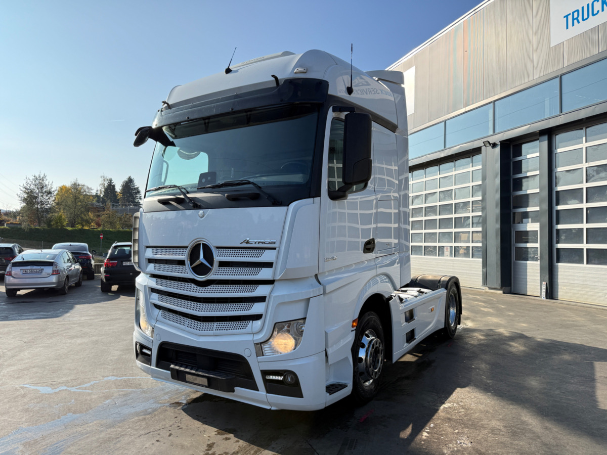 MERCEDES Actros 1846 4x2 Hydraulik - Тягач: фото 1 MERCEDES Actros 1846 4x2 Hydraulik - Тягач: фото 1