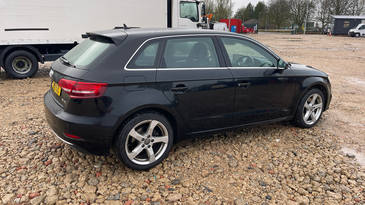 AUDI A3 2.0 35 TDI SPORT - Хэтчбек: фото 4 AUDI A3 2.0 35 TDI SPORT - Хэтчбек: фото 4