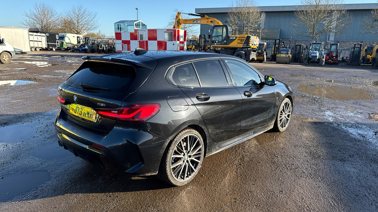 BMW 1 SERIES 118i M Sport - Хэтчбек: фото 4 BMW 1 SERIES 118i M Sport - Хэтчбек: фото 4