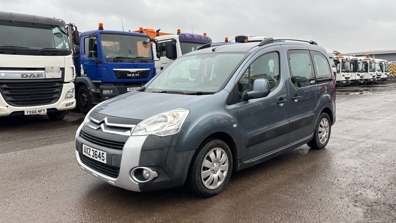 CITROEN BERLINGO MULTISPACE 1.6 HDI 90PS XTR - Легковой автомобиль: фото 2 CITROEN BERLINGO MULTISPACE 1.6 HDI 90PS XTR - Легковой автомобиль: фото 2