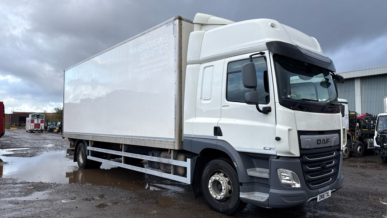 DAF CF 260 - Грузовик с закрытым кузовом: фото 1 DAF CF 260 - Грузовик с закрытым кузовом: фото 1