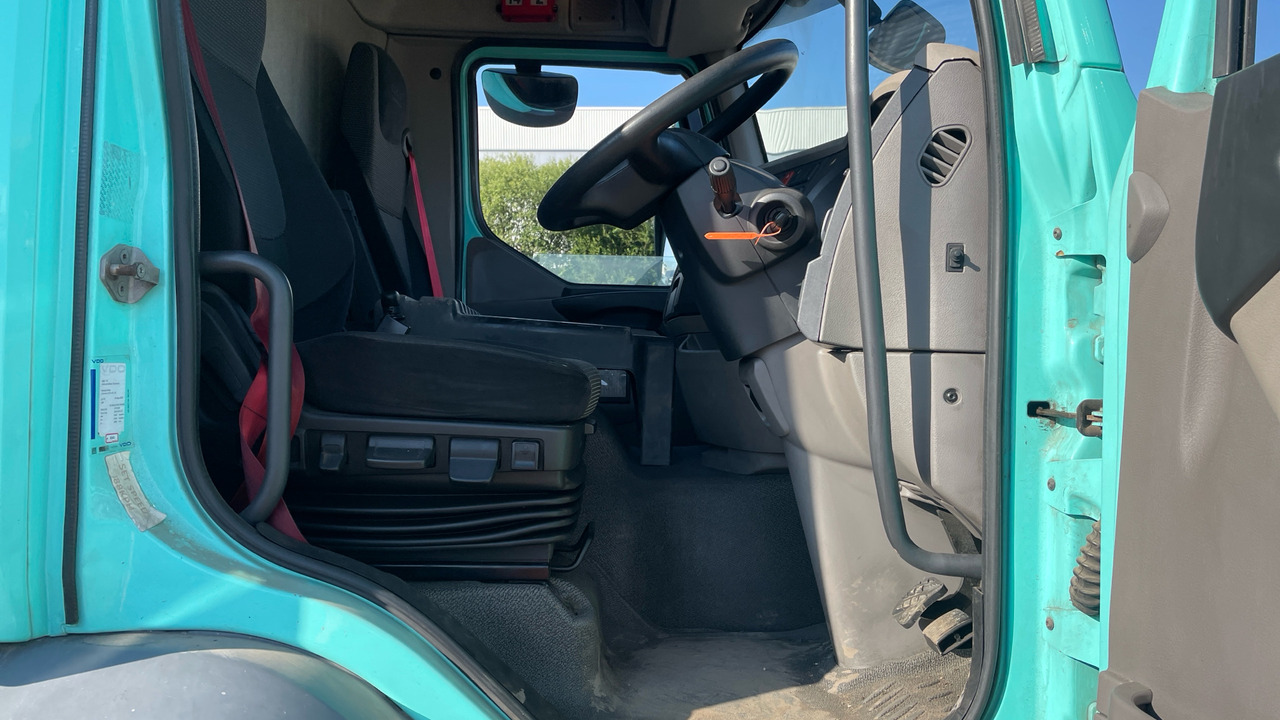DAF LF 210 - Тентованный грузовик: фото 5 DAF LF 210 - Тентованный грузовик: фото 5