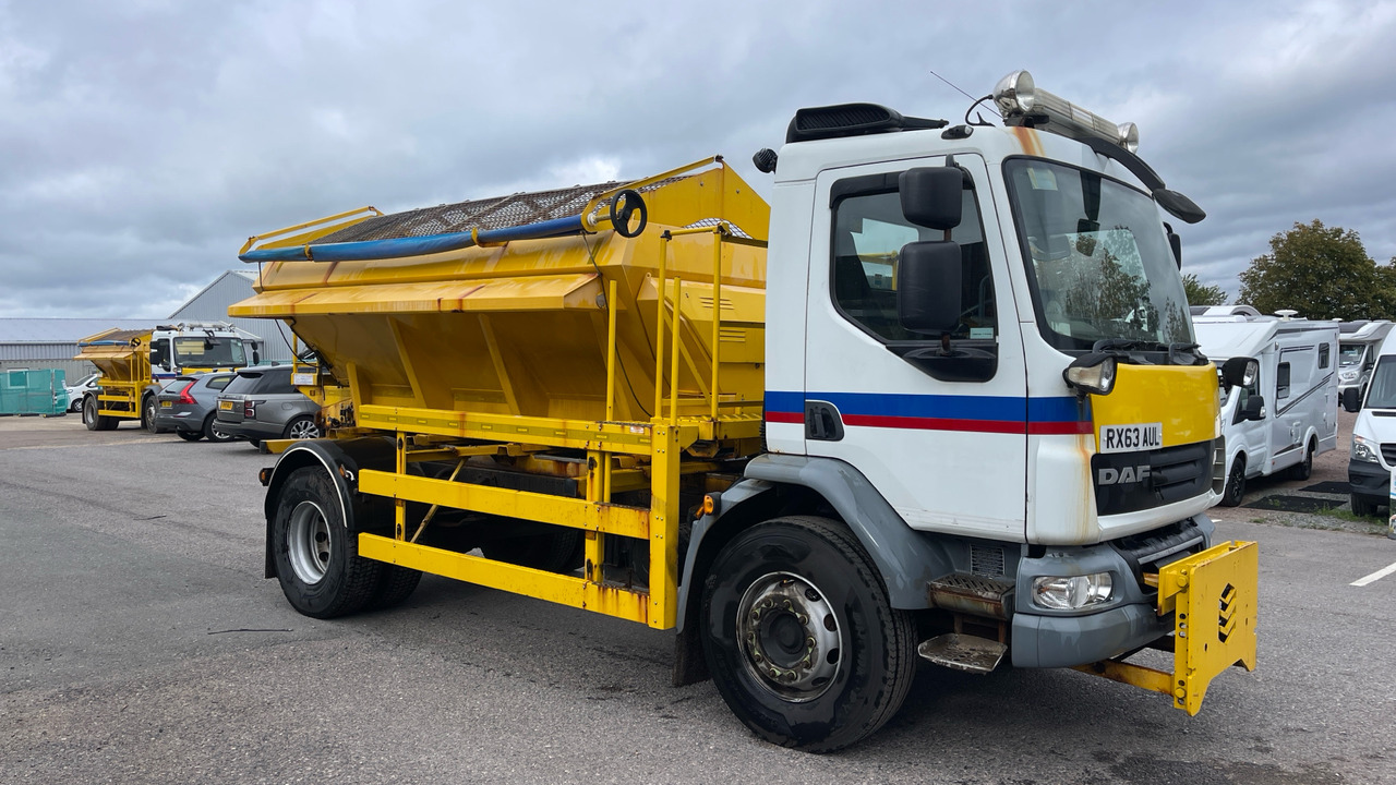 DAF LF 55.220 - Снегоуборочная машина: фото 1 DAF LF 55.220 - Снегоуборочная машина: фото 1