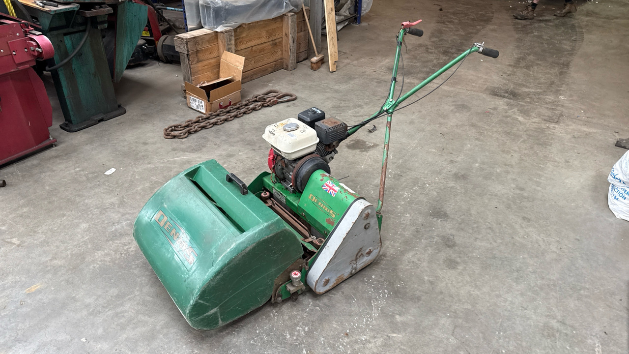 DENNIS FT 510 PEDESTRIAN CYLINDER MOWER WITH 9K UNIT AND GRASS BOX - Строительное оборудование: фото 2 DENNIS FT 510 PEDESTRIAN CYLINDER MOWER WITH 9K UNIT AND GRASS BOX - Строительное оборудование: фото 2