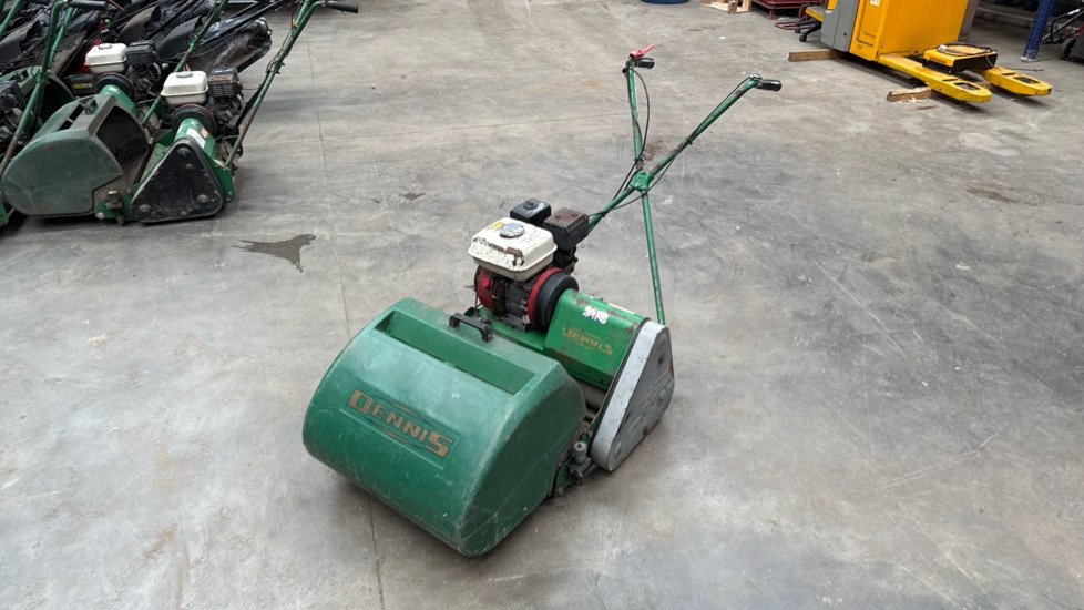 DENNIS FT20 PEDESDTRIAN CYLINDER MOWER, NO UNIT, GRASS BOX - Строительное оборудование: фото 4 DENNIS FT20 PEDESDTRIAN CYLINDER MOWER, NO UNIT, GRASS BOX - Строительное оборудование: фото 4
