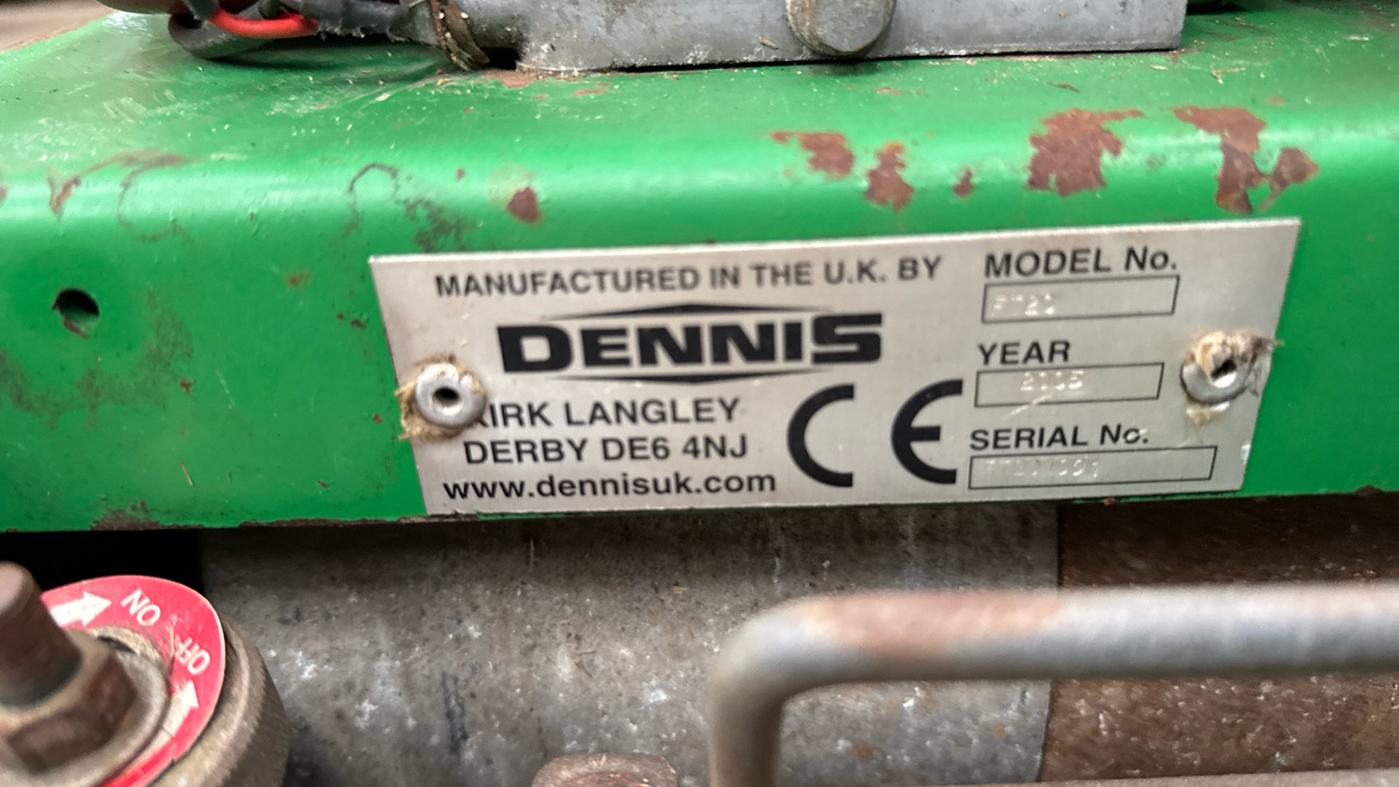 DENNIS FT20 PEDESTRIAN CYLINDER MOWER WITH 5K UNIT AND GRASS BOX - Строительное оборудование: фото 5 DENNIS FT20 PEDESTRIAN CYLINDER MOWER WITH 5K UNIT AND GRASS BOX - Строительное оборудование: фото 5