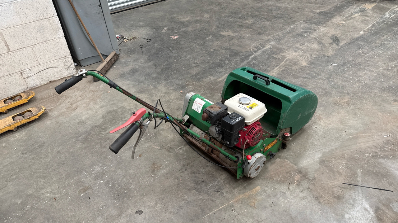 DENNIS FT20 PEDESTRIAN CYLINDER MOWER WITH 5K UNIT AND GRASS BOX - Строительное оборудование: фото 1 DENNIS FT20 PEDESTRIAN CYLINDER MOWER WITH 5K UNIT AND GRASS BOX - Строительное оборудование: фото 1